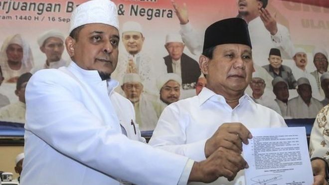 Prabowo bersama kelompok 212 dan forum Ijtima Ulama mengklaim dapat memberikan jutaan suara baru untuk Prabowo Subianto dalam pilpres 2019