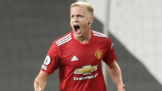 89999-donny-van-de-beek-manchester-united