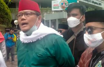 Ratusan Massa Turun ke Jalan, Desak Pemerintah Hentikan Pemberian Vaksin Haram untuk Umat Muslim