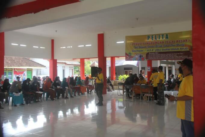 Wajib vaksin bagi penerima Bantuan Konsumsi dan mematuhi prokes. Foto: Aktual/Aminudin Aziz