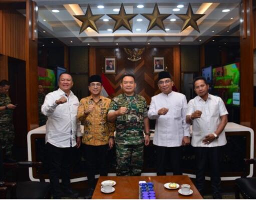 Temui KSAD Dudung, PBNU Minta Banser Dilatih TNI AD