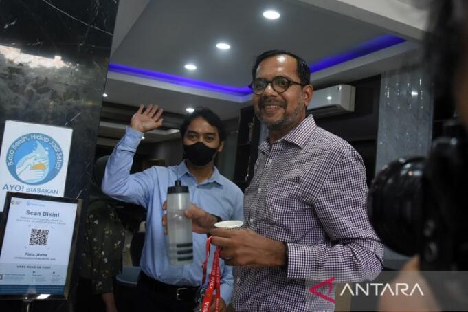 antarafoto-pemeriksaan-haris-azhar-terkait-pencemaran-nama-baik-terhadap-luhut-binsar-pandjaitan-210322-ies-2