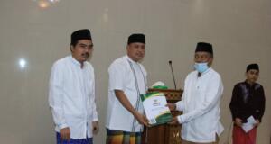 Plt Walikota Bekasi berikan bantuan saat kegiatan Tarling