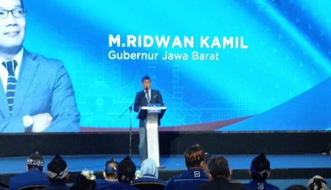 Gubernur Jawa Barat M Ridwan Kamil saat menghadiri Pelantikan Pengurus DPD Partai Demokrat Provinsi Jawa Barat periode 2022-2027 di Kota Bandung, Selasa (12/4).