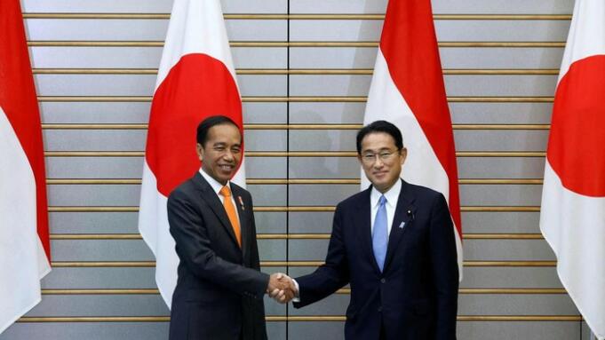 Presiden Joko Widodo dan Perdana Menteri Jepang Fumio Kishida di kantor PM Jepang di Tokyo, Rabu (27/7).