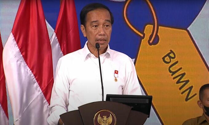 IMG-20220823-WA0004 Tangkap layar Presiden Joko Widodo saat memberikan pengarahan pengurus Kamar Dagang dan Industri (KADIN) Provinsi Se-Indonesia di Taman Mini Indonesia Indah (TMII) Jakarta, Selasa (23/8