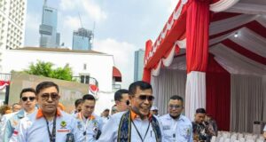 Ketua Umum Mayjen (Purn) Muchdi Purwoprandjono memimpin langsung pendaftaran partai ke KPU RI, Jalan Imam Bonjol, Menteng, Jakarta Pusat, Jumat (12/8).