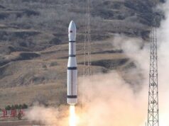 China pada Selasa (27/9) meluncurkan roket Long March-6 yang mengangkut tiga satelit ke luar angkasa.