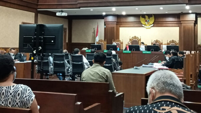 Jaksa penuntut umum (JPU) pada Kejaksaan Agung (Kejagung) menghadirkan 10 orang saksi dalam sidang lanjutan kasus pemilik PT Duta Palma Surya Darmadi pada Senin (24/10)