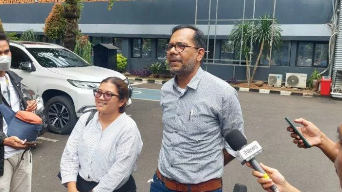 haris-azhar-dan-fatia-di-polda-metro-jaya