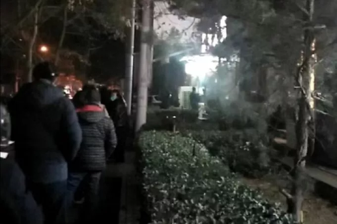 Antrean-Apotik-Panjiayuan-091222