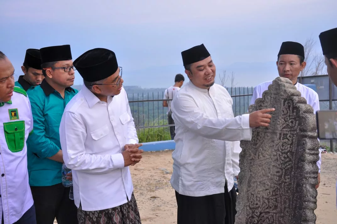 Partai Persatuan Pembangunan (PPP) menggelar Selusur Peradaban Islam di Indonesia dengan mengunjungi titik nol kilometer peradaban Islam Indonesia di Barus, Tapanuli Tengah, Sumatera Utara.