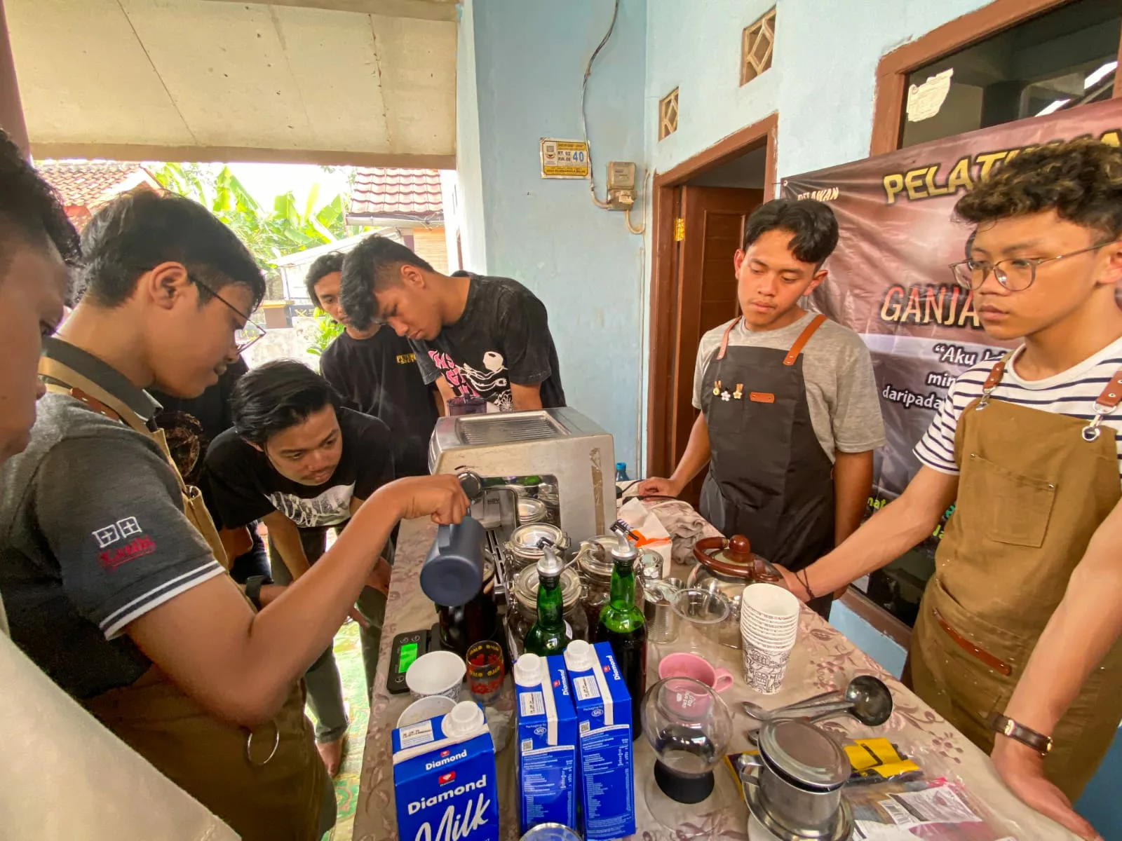 Ganjar Sejati: Peserta mengikuti Pelatihan Barista Kopi