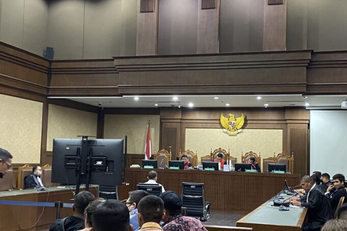 Komisaris PT Solitech Media Sinergy Irwan Hermawan dalam sidang lanjutan dengan agenda putusan sela di Pengadilan Tinggi Tindak Pidana Korupsi (Tipikor) Jakarta, Kamis (27/72023). Dalam persidangan tersebut juga dibacakan putusan sela terhadap Direktur Utama PT Mora Telematika Indonesia Galumbang Menak Simanjuntak dan Account Director PT Huawei Tech Investment Mukti Ali.