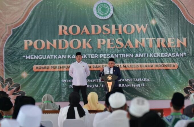 Wakil Presiden Ma’ruf Amin memberikan sambutan dan arahan pada acara peresmian pembukaan Roadshow Pondok Pesantren di Aula Pondok Pesantren An-Nawawi Tanara, Banten, Sabtu (29/7/2023).