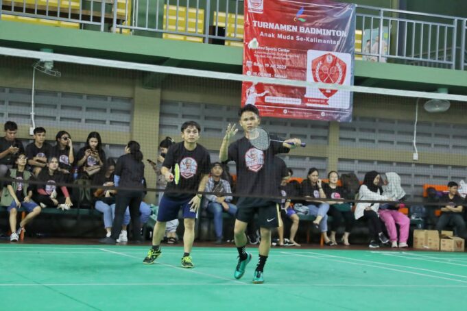 Pandawa Ganjar menggelar kompetisi bulu tangkis untuk komunitas anak muda asal Pulau Kalimantan yang tinggal di Jakarta