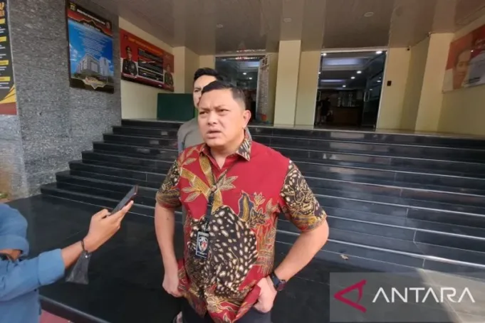 Direktur Reserse Kriminal Umum Polda Metro Jaya Kombes Pol Hengki Haryadi menjawab pers di Jakarta, Jumat (28/7/2023). ANTARA/Ilham Kausar