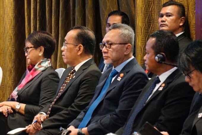 Menteri Perdagangan (Mendag) Zulkifli Hasan saat menghadiri CEOs Joint Call to The President of the Republic of Indonesia 2023 di Shangri-La Hotel, Sydney, Selasa (4/7/2023). (ANTARA/HO-Kemendag)