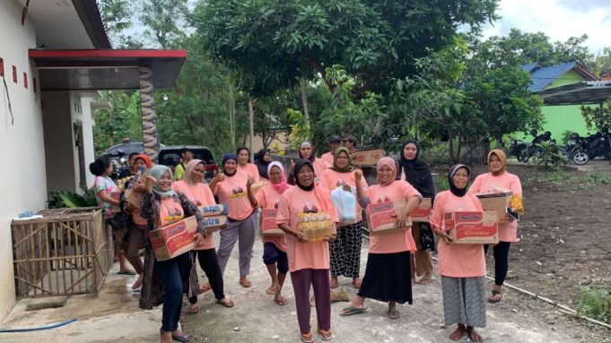 Sukarelawan Mak Ganjar segera menggelar aksi kemanusiaan di Yogyakarta untuk membantu korban gempa bumi di wilayah Kapanewon Semanu, Pacarejo, Kwon Tengah, Kabupaten Gunungkidul. Mereka mendirikan tenda darurat, menyediakan bantuan kebutuhan pokok, dan membangun posko untuk korban terdampak. Respons positif dari masyarakat yang merasa terbantu oleh upaya tersebut juga disampaikan. Temukan berita terkini mengenai aksi kemanusiaan ini di dalam artikel.