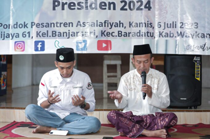 Sukarelawan SDG dan warga ponpes juga mendoakan agar Ganjar Pranowo dapat menjadi presiden Indonesai periode 2024-2029.
