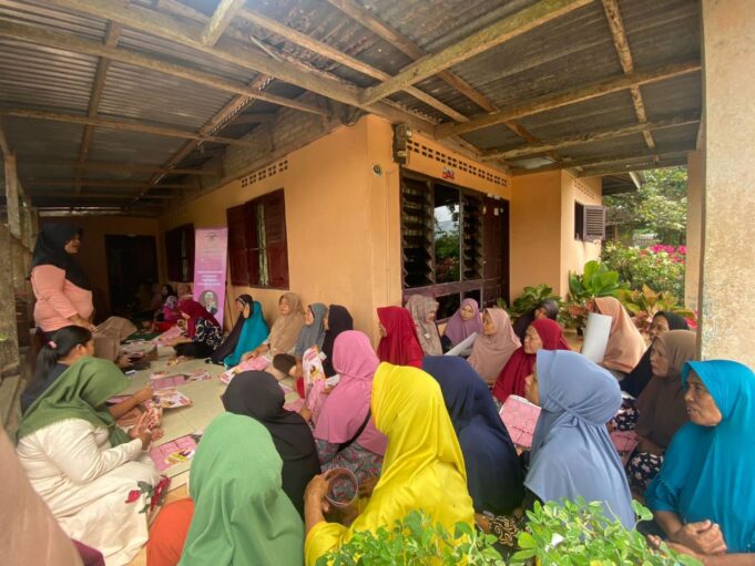 Mak Ganjar Ajarkan Ibu-Ibu Cara Membuat Opak dari Ibu Kayu atau Singkong