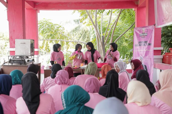 Pelatihan membuat kue tradisional khas Sulawesi Tengah oleh Srikandi Ganjar