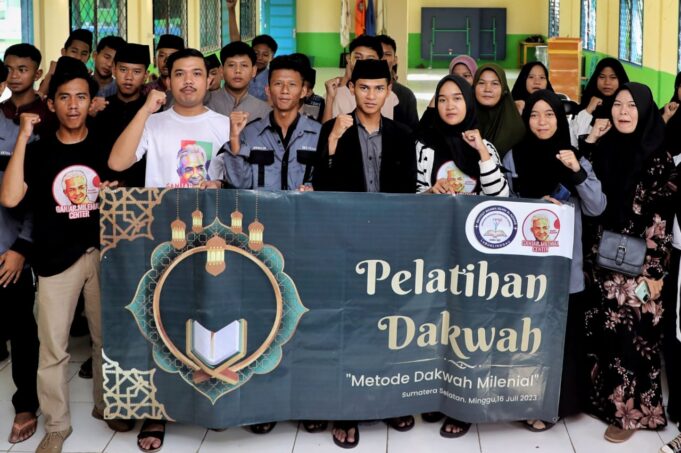 Pelatihan dakwah 'Metode Milenial' yang diadakan oleh Ganjar Milenial Center (GMC) di Lubuklinggau, Sumatera Selatan. Pelatihan tersebut bertujuan untuk meningkatkan keterampilan berdakwah para milenial dan memberikan strategi agar dakwah dapat diterima dengan baik oleh kalangan anak muda.