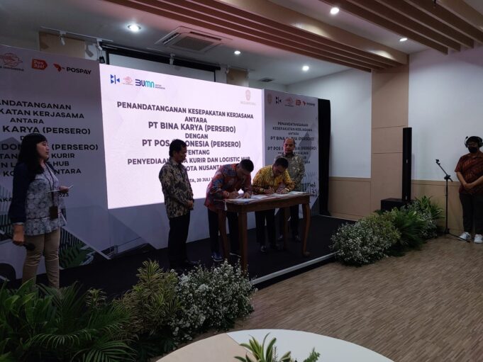 PT Pos Indonesia (Persero) dan PT Bina Karya (Persero) sepakat berkomitmen dalam mempersiapkan pembangunan dan pengembangan Ibu Kota Nusantara, khususnya mempersiapkan logistics hub.