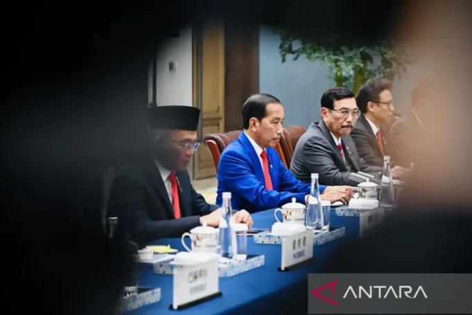 Presiden RI Joko Widodo dalam sesi pertemuan bilateral dengan Presiden Tiongkok Xi Jinping di Chengdu, Tiongkok, Kamis (27/7/2023). ANTARA/HO-Biro Pers Sekretariat Presiden/Laily Rachev