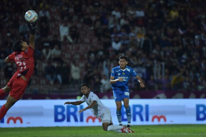 Persib Bandung Comeback Gemilang, Menang 2-1 atas Persik Kediri (foto:istimewa/persib.co.id)