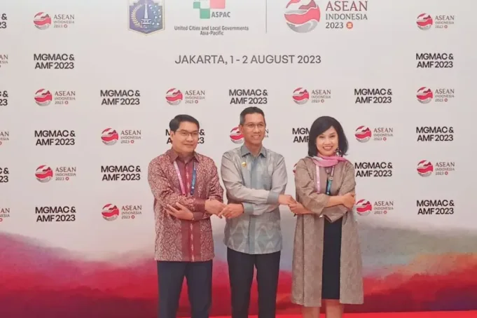 Penjabat (Pj) Gubernur DKI Jakarta Heru Budi Hartono usai Pertemuan Gubernur dan Wali Kota ASEAN (Meeting of Governors and Mayors of ASEAN Capitals/MGMAC) dan Forum Wali Kota ASEAN (ASEAN Mayors Forum/AMF) 2023 di Jakarta Pusat, Rabu (2/8/2023). ANTARA/Siti Nurhaliza