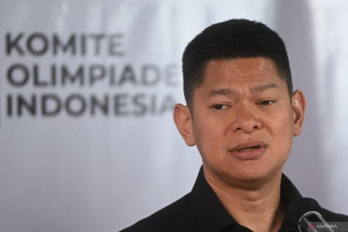 Arsip - Ketua Komite Olimpiade Indonesia (KOI) Raja Sapta Oktohari memberikan keterangan terkait mundurnya Indonesia sebagai tuan rumah ANOC World Beach Games (AWBG) Bali 2023 di Jakarta, Rabu (5/7/2023). . ANTARA FOTO/Akbar Nugroho Gumay/aww.