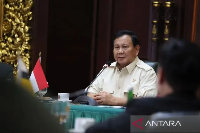 Menteri Pertahanan RI Prabowo Subianto menerima kunjungan delegasi pejabat senior bidang pertahanan ASEAN (ADSOM) dan negara-negara mitra ASEAN (ADSOM-Plus) di Kantor Kementerian Pertahanan RI, Jakarta, Rabu (2/8/2023). ANTARA/HO-Kementerian Pertahanan RI.