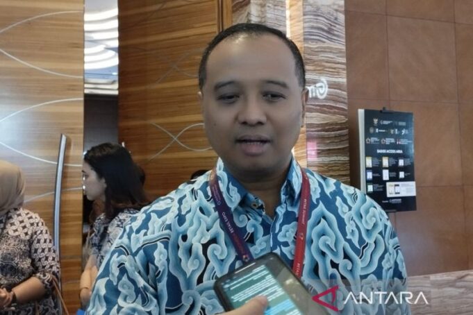 Deputi Bidang Pendanaan dan Investasi Otorita Ibu Kota Nusantara (OIKN) Agung Wicaksono memberikan keterangan kepada awak media usai diskusi bertajuk "Peluang Kolaborasi di Ibu Kota Nusantara" di Jakarta, Selasa (15/8/2023). ANTARA/Benardy Ferdiansyah.