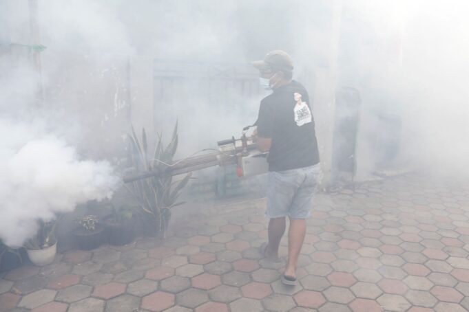 Gardu Ganjar Adakan Fogging dan Kerja Bakti di Kabupaten Serang