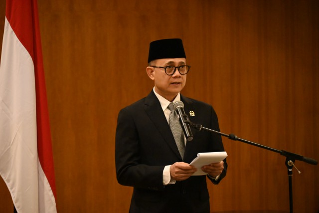 Deputi administrasi Setjen DPR RI Sumariyandono, saat melantik 22 pejabat fungsional di lingkungan Setjen DPR RI di ruang Delegasi DPR RI, Senayan, Jakarta, Jumat (4/8/2023).