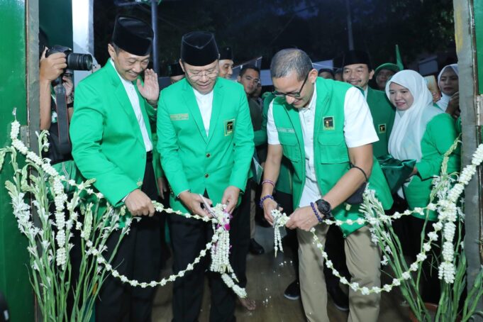 Mardiono Bareng Sandiaga Uno Resmikan Rumah Relawan Jenderal Santri di Surabaya