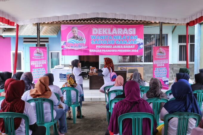 Wanita Nelayan Ganjar Bantu Pengembangan Produk Ikan Asin di Pangandaran