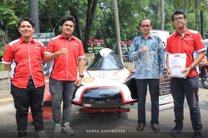 Plt. Direktur Jenderal Pendidikan Tinggi, Riset, dan Teknologi Kemendikbudristek Nizam dalam Pameran Riset dan Inovasi Hakteknas 2023 di Plaza Tenggara Gelora Bung Karno, Jakarta, Jumat (11/8/2023). (ANTARA/HO-Kemendikbudristek)