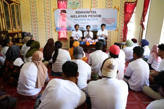 Nelayan Ganjar Beri Edukasi Budi Daya Rumput Laut Bagi Warga di Takalar