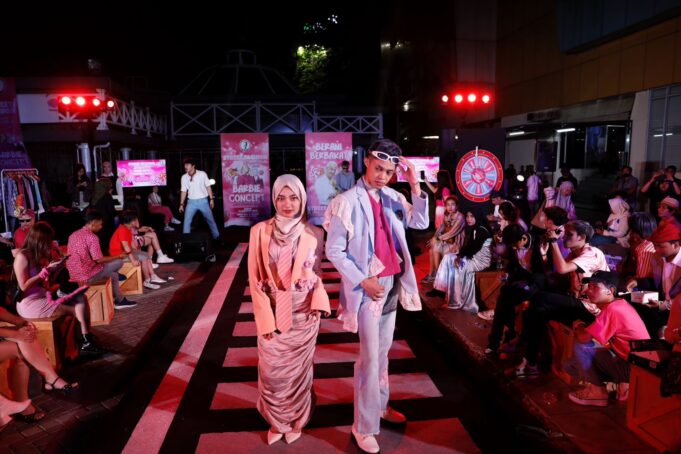 Terinspirasi Sosok Ganjar, Gabungan Seniman Indonesia Gelar Street Fashion Show di Jaksel