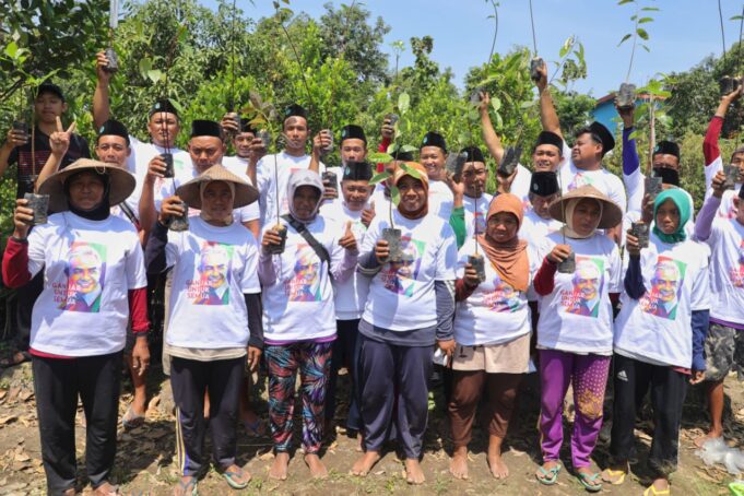 Kiai Muda Ganjar Perkuat Sektor Pertanian Dengan Beri Edukasi Pembibitan Tanaman Buah di Nganjuk