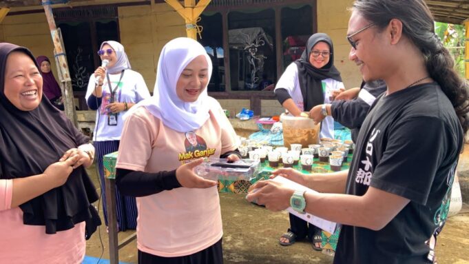 Gelar Workshop, Mak Ganjar Ajarkan Ibu-Ibu di Lampung Membuat Dalgona dan Brownies Kukus Kopi