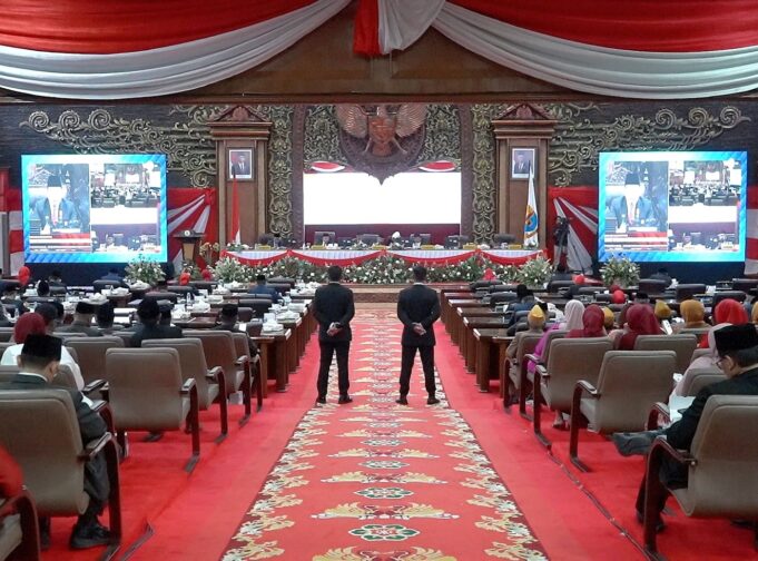 (Sapra Wintani/Foto : Harun Al Rasyid/Video : Patra, Erict Sutriedi) (Sapra Wintani/Foto : Harun Al Rasyid/Video : Patra, Erict Sutriedi)