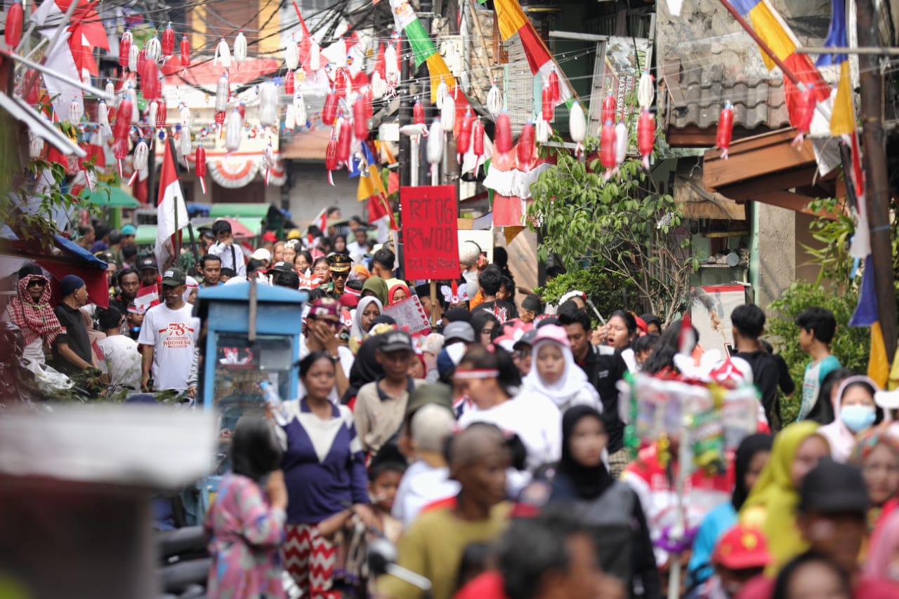 Sopir Truk Ganjar Meriahkan Hut Ri Lewat Karnaval Bareng Warga Di