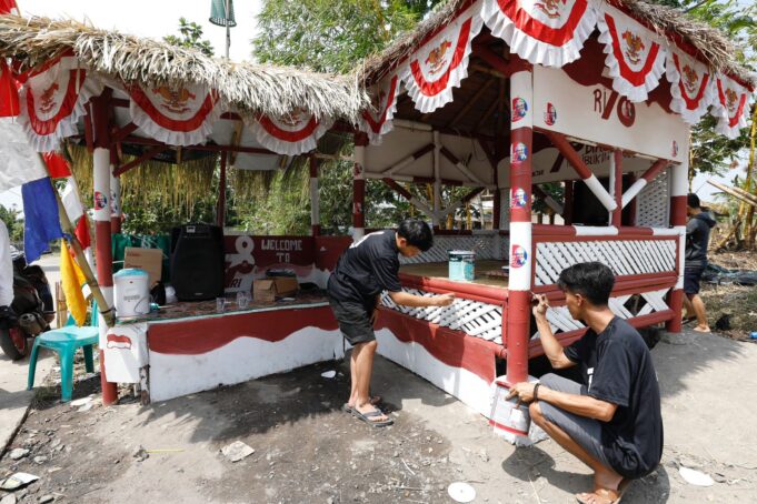 Semarak HUT Ke-78 RI, Gardu Ganjar Muda Merevitalisasi Pos Ronda di Serang