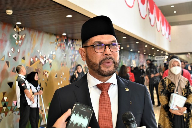 Anggota Komisi V DPR RI Syahrul Aidi Maazat saat menghadiri Sidang Tahunan MPR RI, Sidang Bersama DPR RI dan DPD RI, dan Sidang Paripurna DPR RI untuk membahas RAPBN TA 2024 di Gedung Nusantara II DPR RI, Senayan Anggota Komisi V DPR RI Syahrul Aidi Maazat saat menghadiri Sidang Tahunan MPR RI, Sidang Bersama DPR RI dan DPD RI, dan Sidang Paripurna DPR RI untuk membahas RAPBN TA 2024 di Gedung Nusantara II DPR RI, Senayan