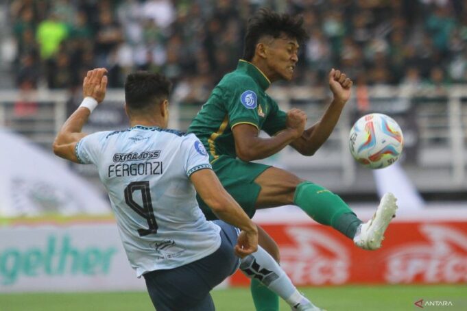 antarafoto-persebaya-menang-lawan-persita-120823-ma-3