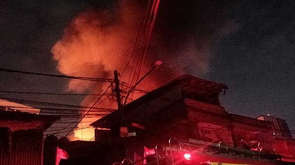 Kebakaran Di Kebon Jahe ,Depan Walikota Jakarta Pusat