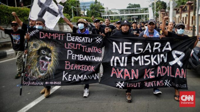 Aksi Unjuk Rasa AREMANIA